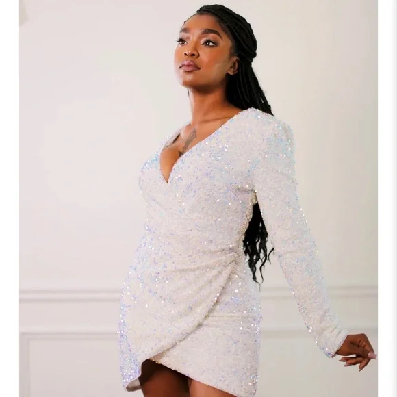 Ladaire Dresses | Iris Long Sleeve Mini Dress in White | Color: White | Size: Xs | Jules_Durand's Closet